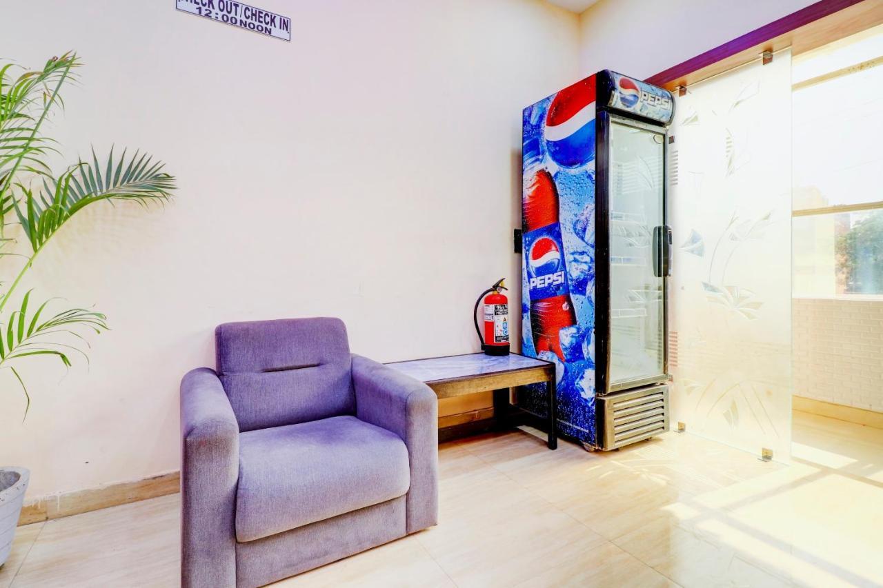 Oyo Flagship 73009 Hotel City Inn Dayal Bagh Ngoại thất bức ảnh